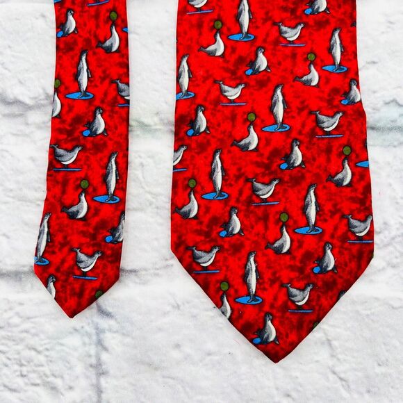Givenchy Gentleman Men's Red‎ Penguin Print 100% Silk Neck Tie 59" x 3.75" - Picture 9 of 9